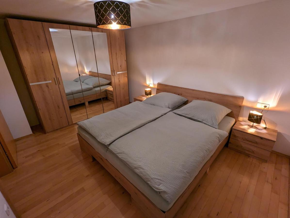 Ferienwohnung Apimundi เลาเทอราค ภายนอก รูปภาพ
